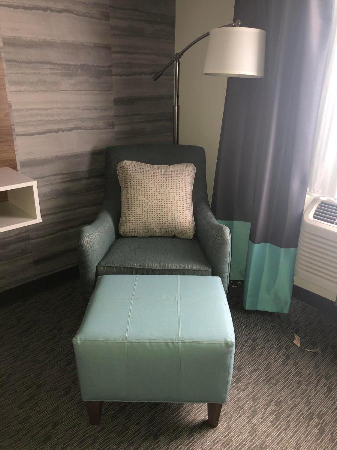 Super 8 By Wyndham Manchester Airport Екстериор снимка